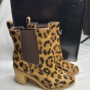 NWB Lauren Ralph‎ Lauren Marianna Women's Suede Pull On Chelsea Boots
SIZE7